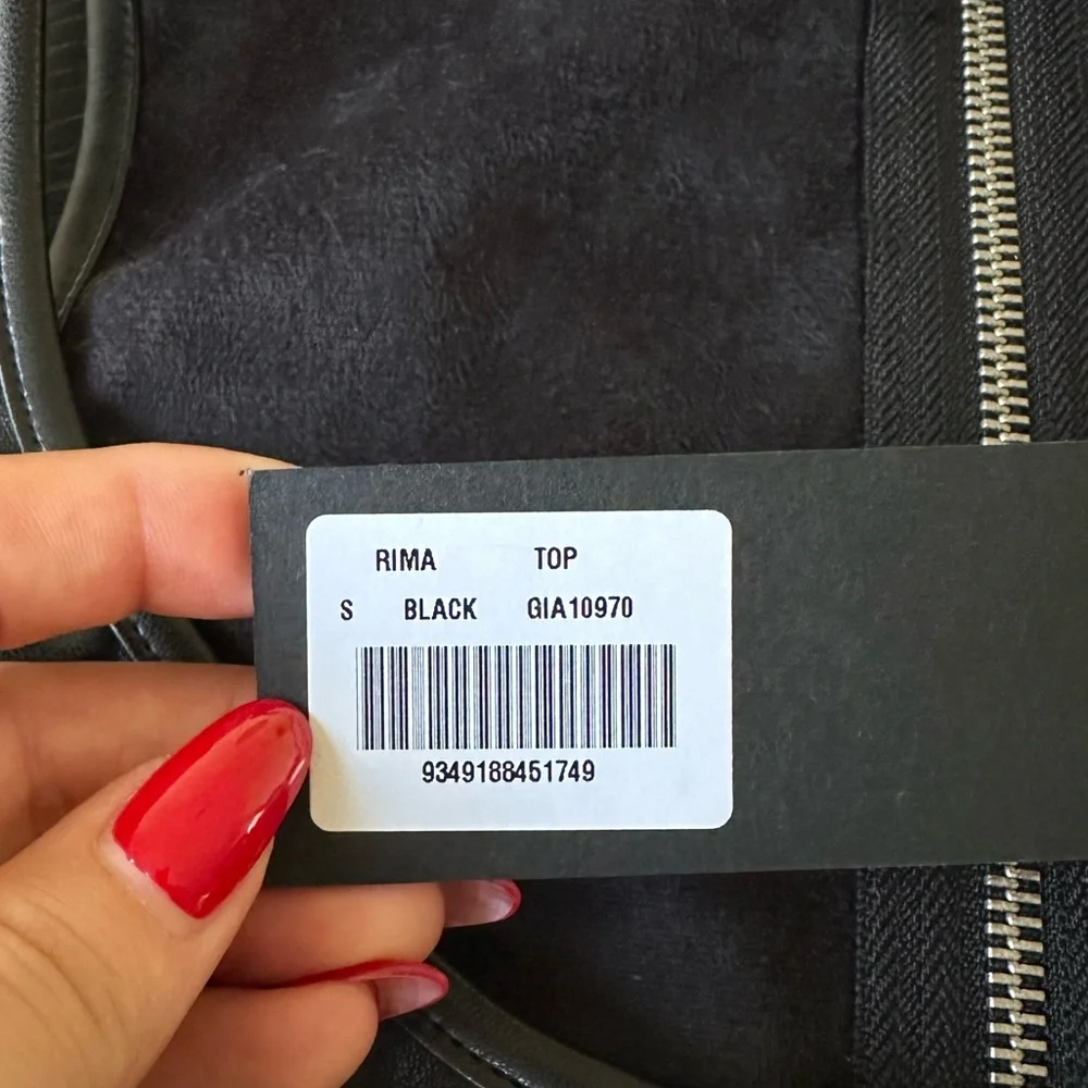 I.Am.Gia Rima Top - Picture 7 of 7
